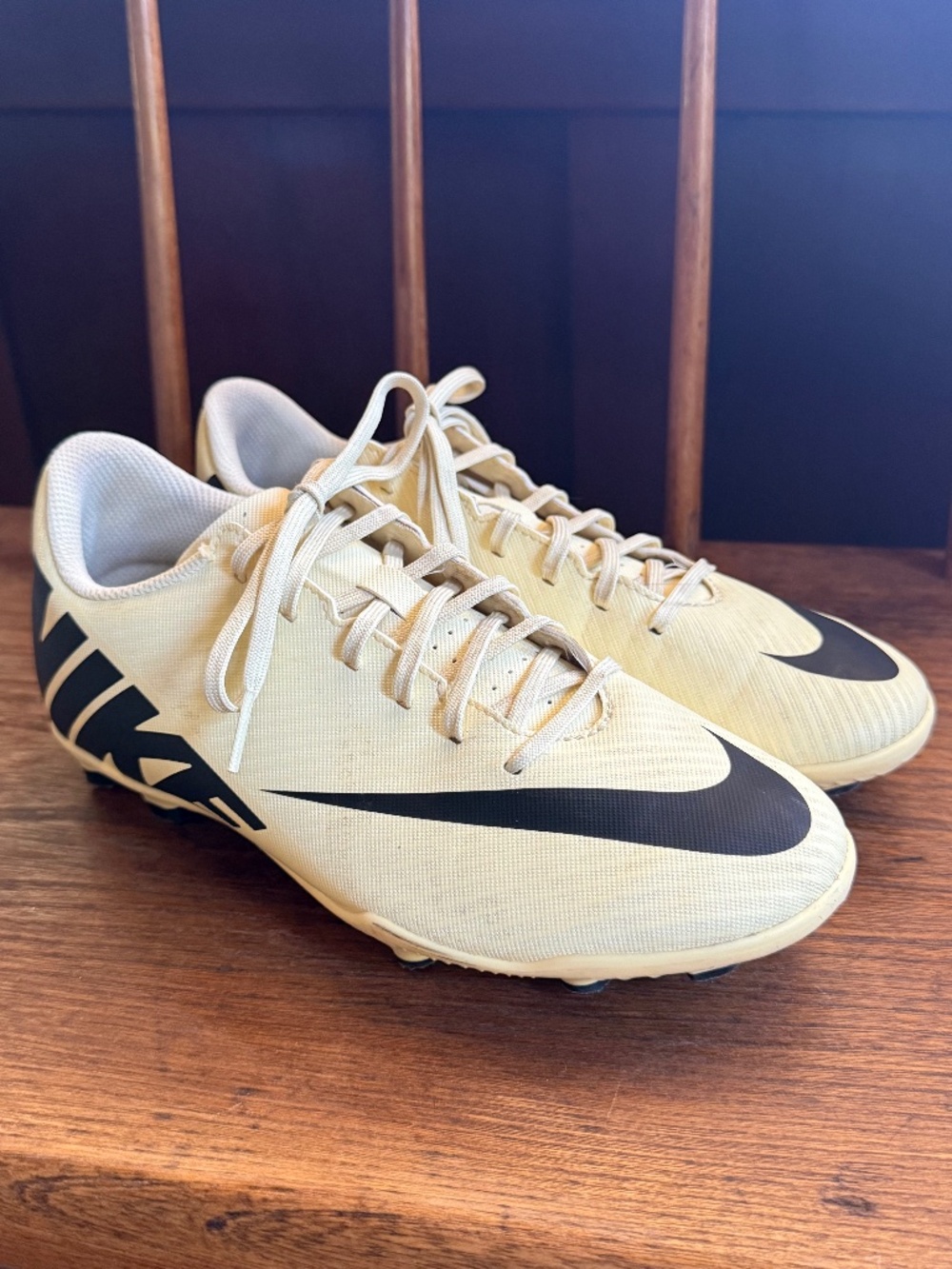 Nike Mercurial Vapor 15 Club FG/MG Youth Soccer Cleats 6Y